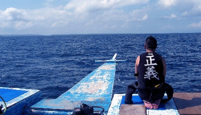 �P���U��